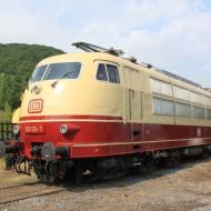 die betriebsfähige 103 113-7 vom DB Museum Koblenz mit TEE Rheingold Clubwagen - 40 Jahre Vulkan-Express - Brohltalbahn (26.08.2017)