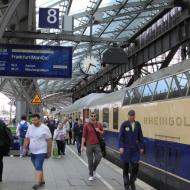 sehr kurzer Halt im Kölner Hbf - die Passagiere konnten auch Tickets für die die Fahrt nur bis Köln bzw. nur die Rückfahrt erwerben - Abschied von 01 118 (03.08.2018)