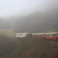 unterwegs im Nebel kurz vor dem Endpunkt Engeln - Weihnachtsfahrt auf der Brohltalbahn 2021
