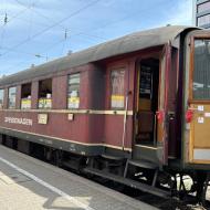 der Speisewagen wurde aus einen normalen Eilzugwagen aufgebaut - unterwegs mit 58 311 - Saisonstart der UEF auf der Albtalbahn (2. Mai 2024)