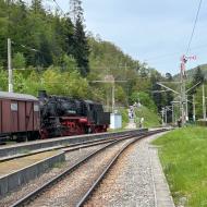 58 311 in Bad Herrenalb abfahrbereit in Richtung Karlsruhe - unterwegs mit 58 311 - Saisonstart der UEF auf der Albtalbahn (2. Mai 2024)