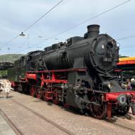 58 311 in Bad Herrenalb beim Wasserfassen - unterwegs mit 58 311 - Saisonstart der UEF auf der Albtalbahn (2. Mai 2024)