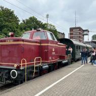 V65 001 bei den Pendelfahrten im Osnabrücker Hauptbahnhof (Gleis 14) - Anheizertag bei den Osnabrücker Dampflokfreunden (2.6.2024)