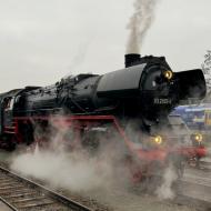 der Zug wurde nach der Ankunft in Basdorf auf einen Abstellgleis abgestellt - 
Adventsfahrten der Berliner Eisenbahnfreunde mit 03 2155-4 (29.11.2025)