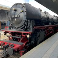 01 180 vor dem Zubringerzug in Bochumer Hauptbahnhof, viele Züge wurden auch von 38 2267 gezogen - Museumstage im Eisenbahnmuseum Bochum 2026 mit 01 180 aus Nördlingen