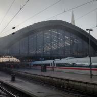 Kölner Hauptbahnhof im Morgennebel (13.11.2014)