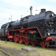 01 118 der HEF war auf den Bahnwelttagen in Darmsatadt im Wechsel mit der 52er vor den Pendelzügen im Einsatz (14.05.2015)