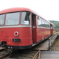 ein VT95 paßt mit Beiwagen genau auf die Drehscheibe (24.07.2016)