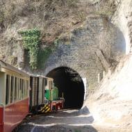 der einzige Tunnel der Brohltalbahn - ca. 96m lang (02.04.2016)