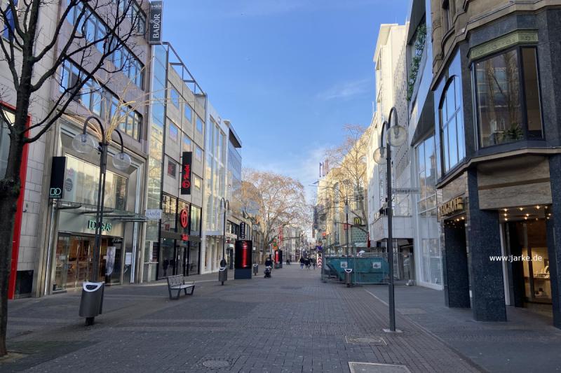 Schildergasse: ein Blick vom Kaufhof in Richtung Neumarkt - Kölner Einkaufsstraßen im zweiten Lockdown (23.01.2021)