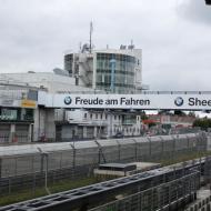 Blick auf die Nürburgring Boxengasse (27.07.2015)