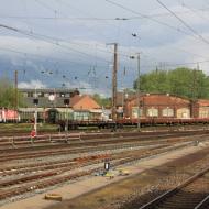 Blick auf das Bw Hanau - neben dem Erhalt der Gebäude gibt noch viele Fahrzeuge zum Aufarbeiten als Vereinsaufgabe - mit 01 118 in die Wetterau (27.4.2019)