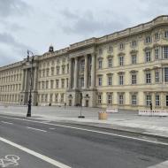 Am 16. Dezember 2020 wurde mitten im Lockdown das Berliner Stadtschloß bzw. das Humdold Forum digital eröffnet. Im Bild die Südseite vom Schloß / Schloßplatz - Berlin im zweiten Lockdown (26.2.2021)