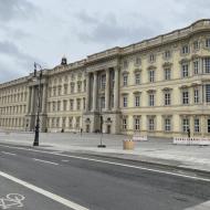 Am 16. Dezember 2020 wurde mitten im Lockdown das Berliner Stadtschloß bzw. das Humdold Forum digital eröffnet. Im Bild die Südseite vom Schloß / Schloßplatz - Berlin im zweiten Lockdown (26.2.2021)