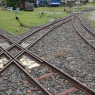 Schienenkreuzungen gibt es also nicht nur bei der Modelleisenbahn - Feldbahnmuseum in Frankfurt/Main: Saisoneröffnung 2021 (04.07.2021)