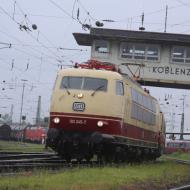 103 245-7 (die regelmäßig für Sonderfahrten z.B. für den AKE Rheingold vermietet wird) war mit einem TEE Wagen unterwegs - DB Museum Koblenz - Sommerfest 2024 (1/2.6.2024)