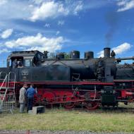 184 DME aus Darmstadt stand auch für Führerstandsmitfahrten zur Verfügung ** Lokschuppenfest im historischen Bahnbetriebswerk Hanau (13./14.6.2026)