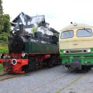 Brohltalbahn Dampflok 11sm mit Diesellok D5 beim Umsetzen in Oberzissen (01.05.2015)