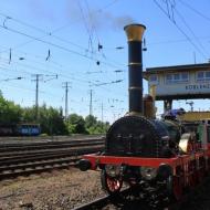  Mit dem Adler-Zug (Nachbau aus dem Jahr 1935) konnte der Güterbahnhof rauf- und runter gefahren werden (Wagen mit Dach und Holzsitzen, allerdings ohne Abteitüren - beim Sommerwetter sehr angenehm). (14.06.2014)