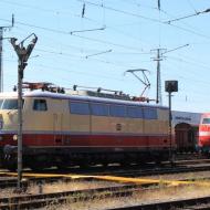 E03 001 - 1965 an die DB ausgeliefert, steht eigentlich im DB Museum in Nürnberg, nach dem Akku Tausch in Koblenz kann sie wieder aus eigener Kraft fahren (14.06.2015). 