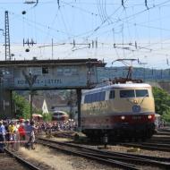 E03 001 während der Parade vor dem Stellwerk in Koblenz Lützel (14.06.2015)