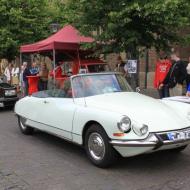 Citröen DS Cabrio (leider kein orginales) mit einem von zwei Rolls Royce - Lions-Club Voreifel - 1. Oldtimer Tour 2015