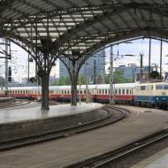 111 001 im Kölner Hauptbahnhof vor dem TEE Rehinpfeil - Sonderzug zum Museum (18.06.2016)