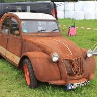 Citroen 2CV mit ganz besonders viel Patina  - Ententreffen 2016 in Kommern