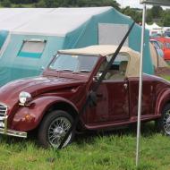 die Citroen 2CV Cabrio Variante gab es einst als Kitcar - Ententreffen 2016 in Kommern