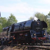 01 0509-8 beim rangieren - links ist 35 1097-1 zu sehen (Bochum, 30.04.2017)