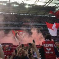 mitten auf dem Spielfeld - warten auf die Mannschaft (20.05.2017)